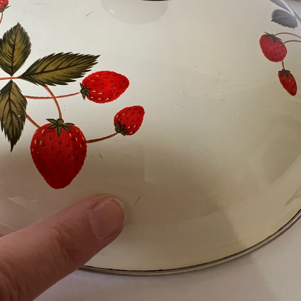 VTG Sheffield Strawberries 'n Cream Cookware Replacement Lid 9 3/4" Area Damage - Picture 5 of 9